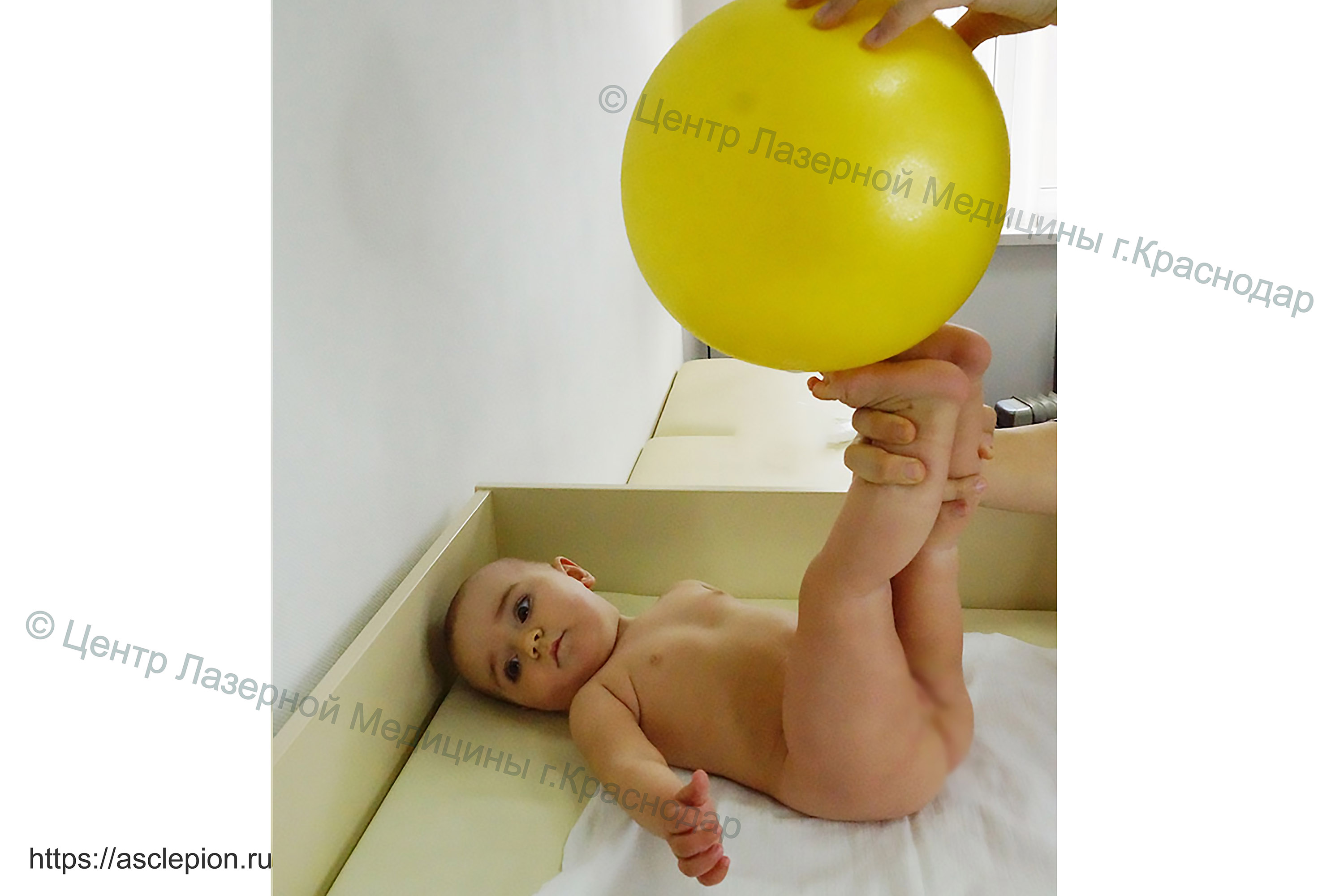 Упражнение новорожденной девочки для укрепеления боковых мышц живота при пупочной грыжи